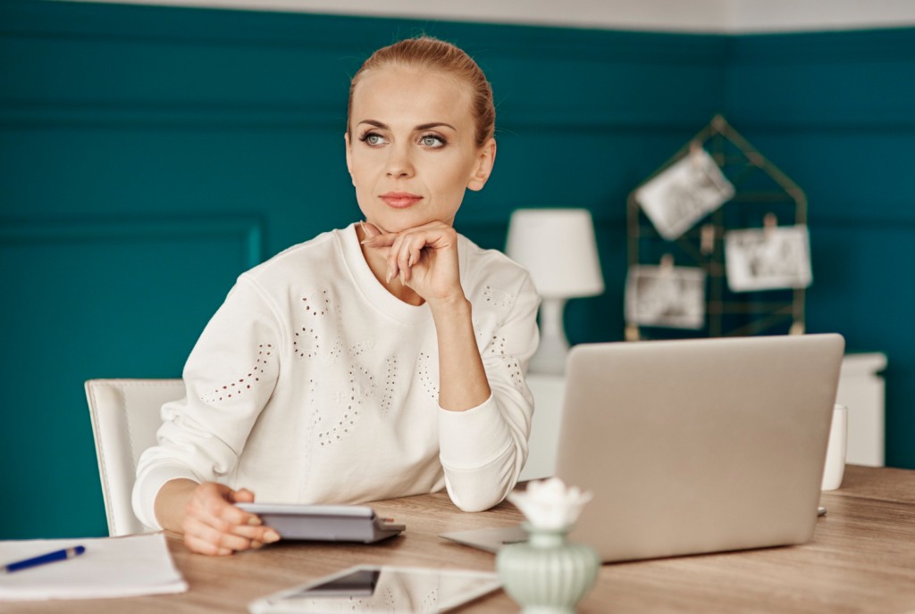 Fujitsu LifeBook E5511 stanowi ciekawa propozycję dla klientów chcących zaopatrzyć swą firmę w komputery do pracy biurowej